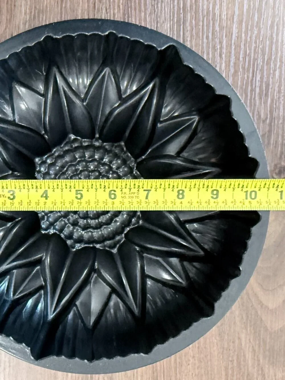 Nordic Ware SUNFLOWER Bundt Cake Pan Mold 10 Cup Aluminum USA Floral Bakeware